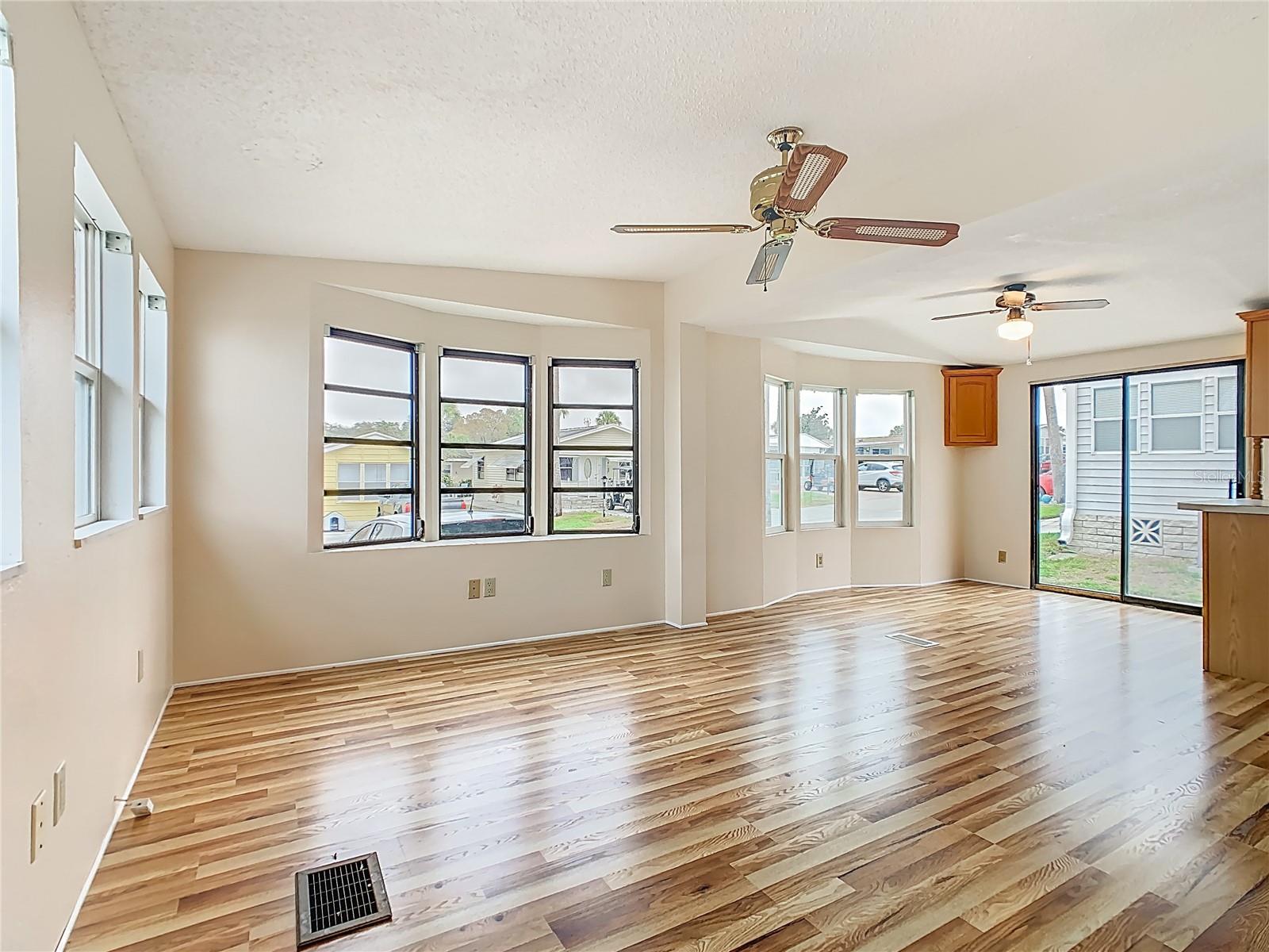 CAREFREE RV COUNTRY CLUB - Residential