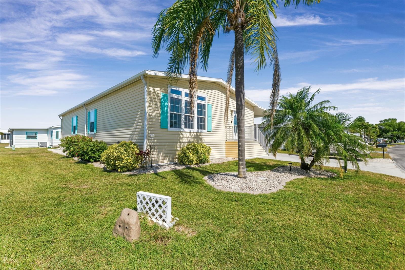 LA CASA MHP CO-OP - Residential