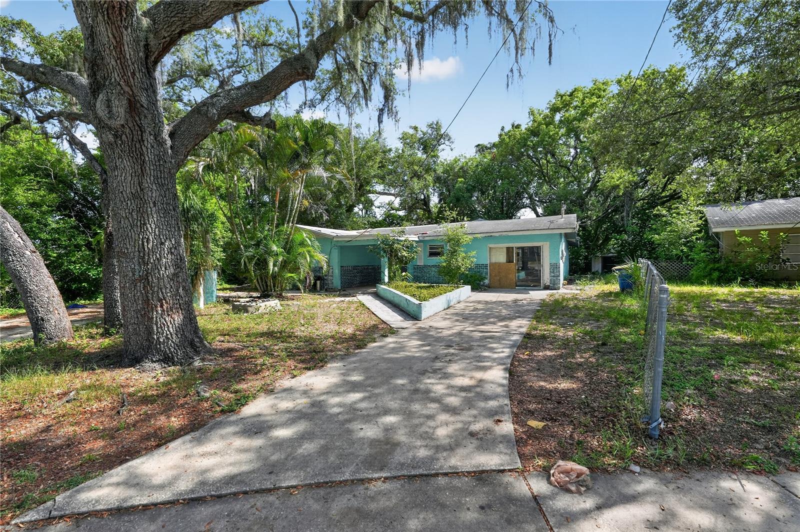 1152 BECKETT STREET - Photo 2