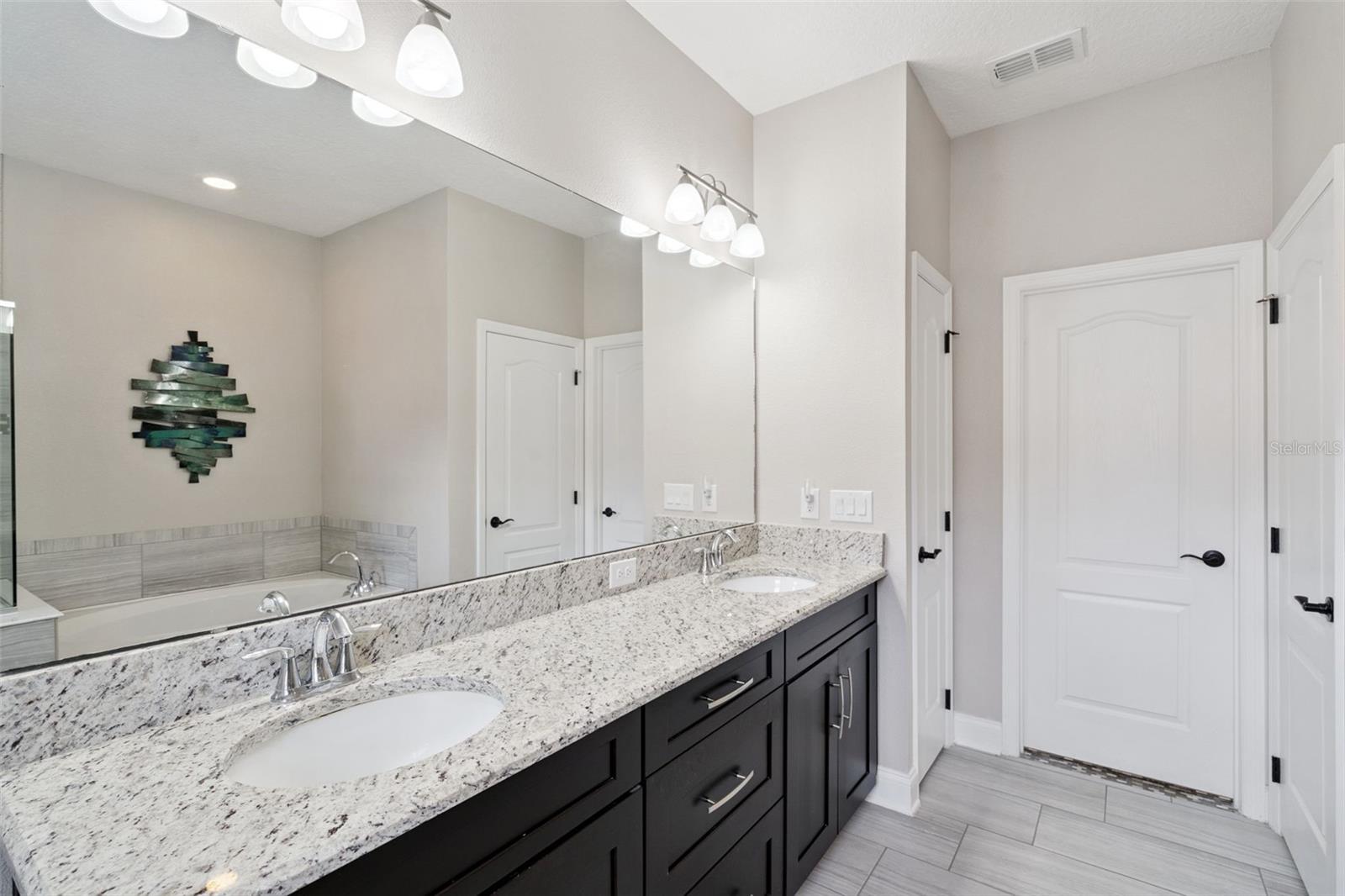 RIVIERA BELLA UNIT 2B - Residential