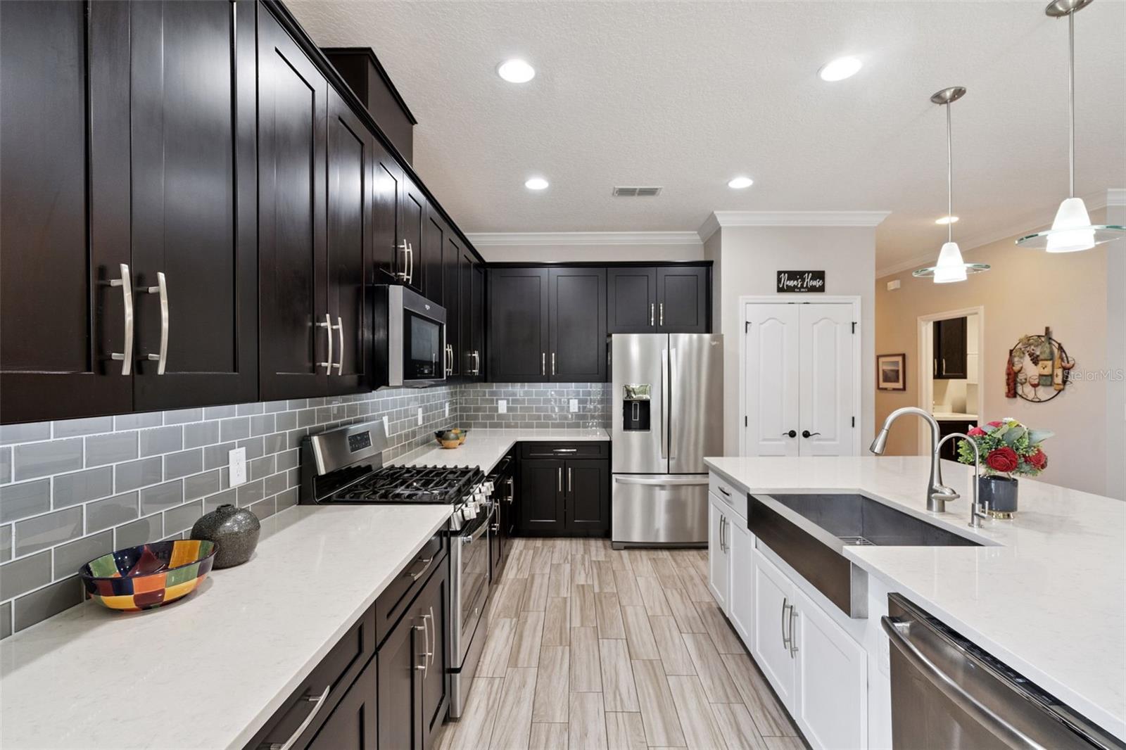 RIVIERA BELLA UNIT 2B - Residential