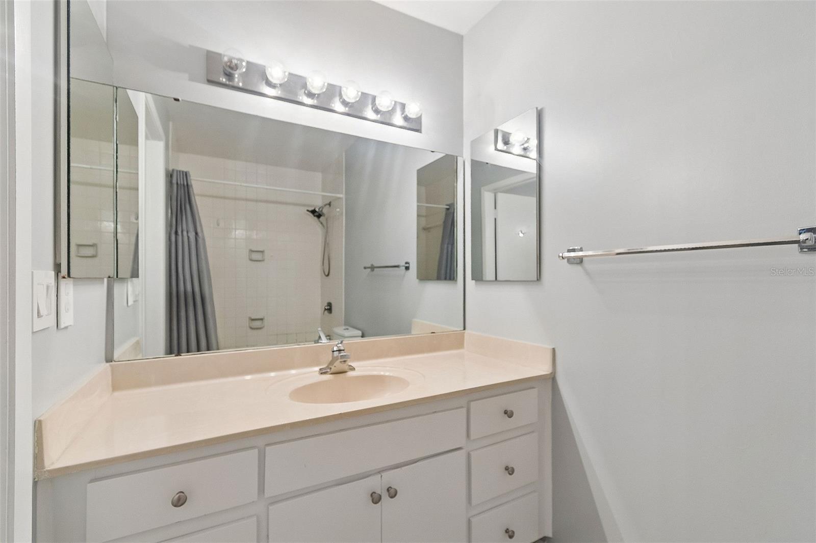 COLONY BAY CONDO ONE - Residential