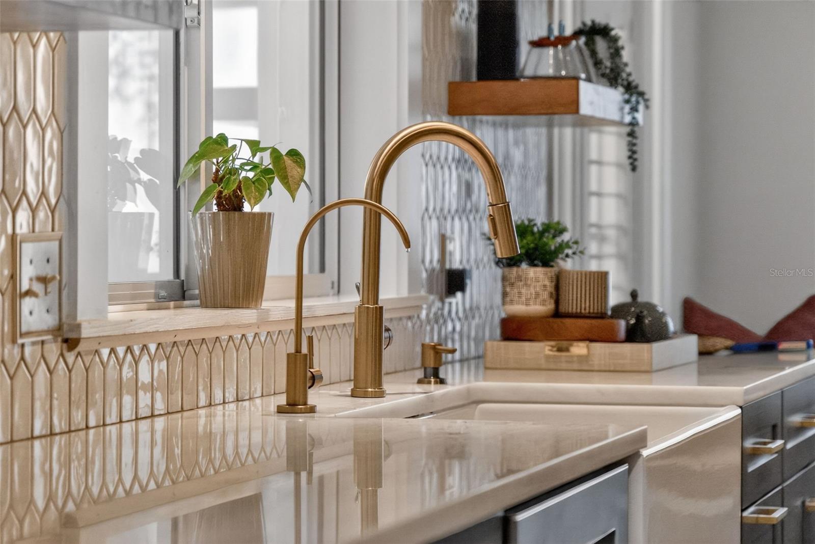 KENILWORTH SHORES SECTION FOUR Y/71 LOT 21 BLK B - Residential