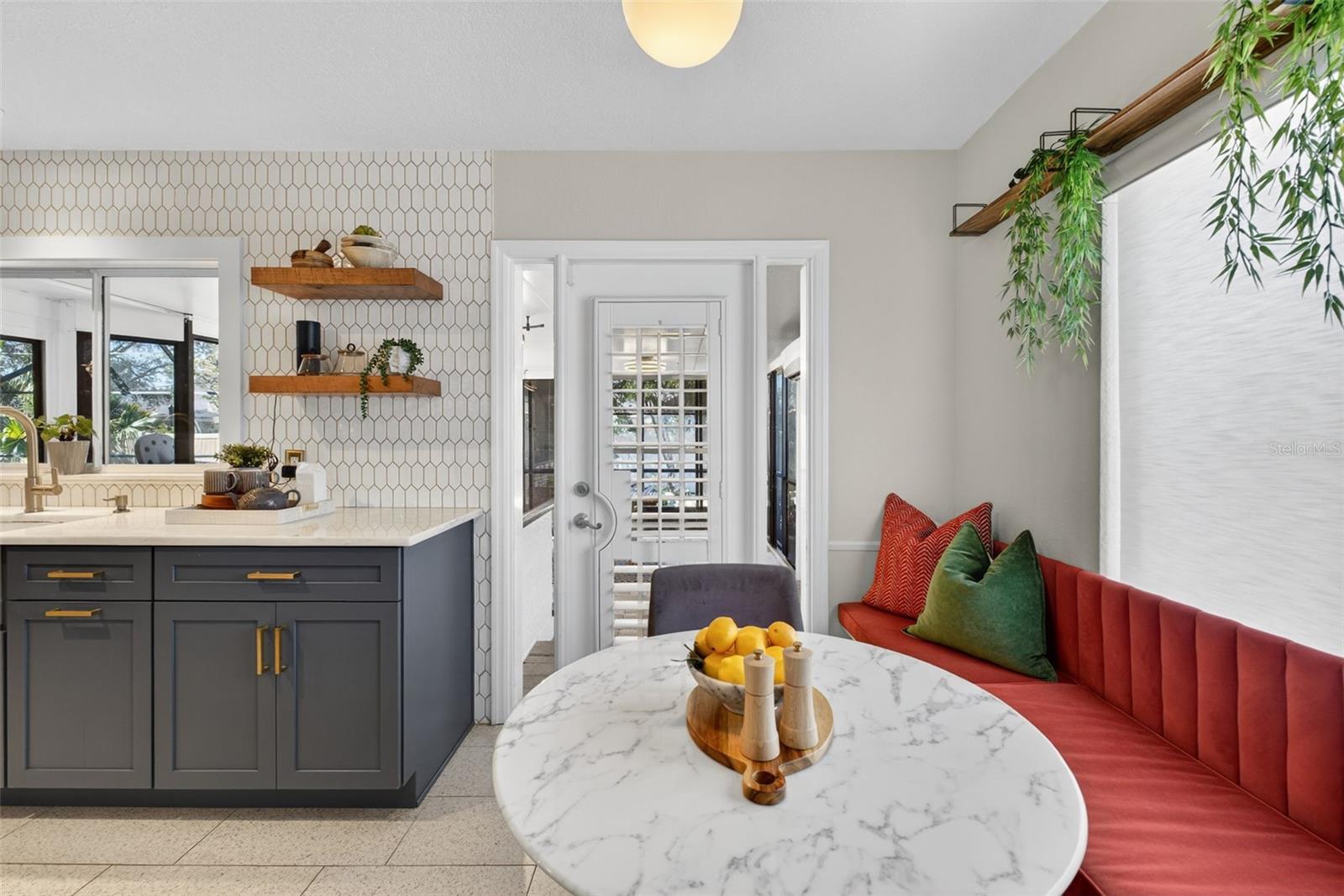 KENILWORTH SHORES SECTION FOUR Y/71 LOT 21 BLK B - Residential