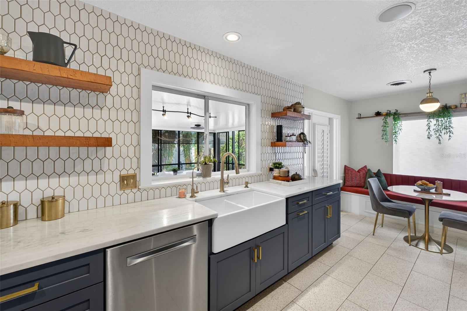 KENILWORTH SHORES SECTION FOUR Y/71 LOT 21 BLK B - Residential