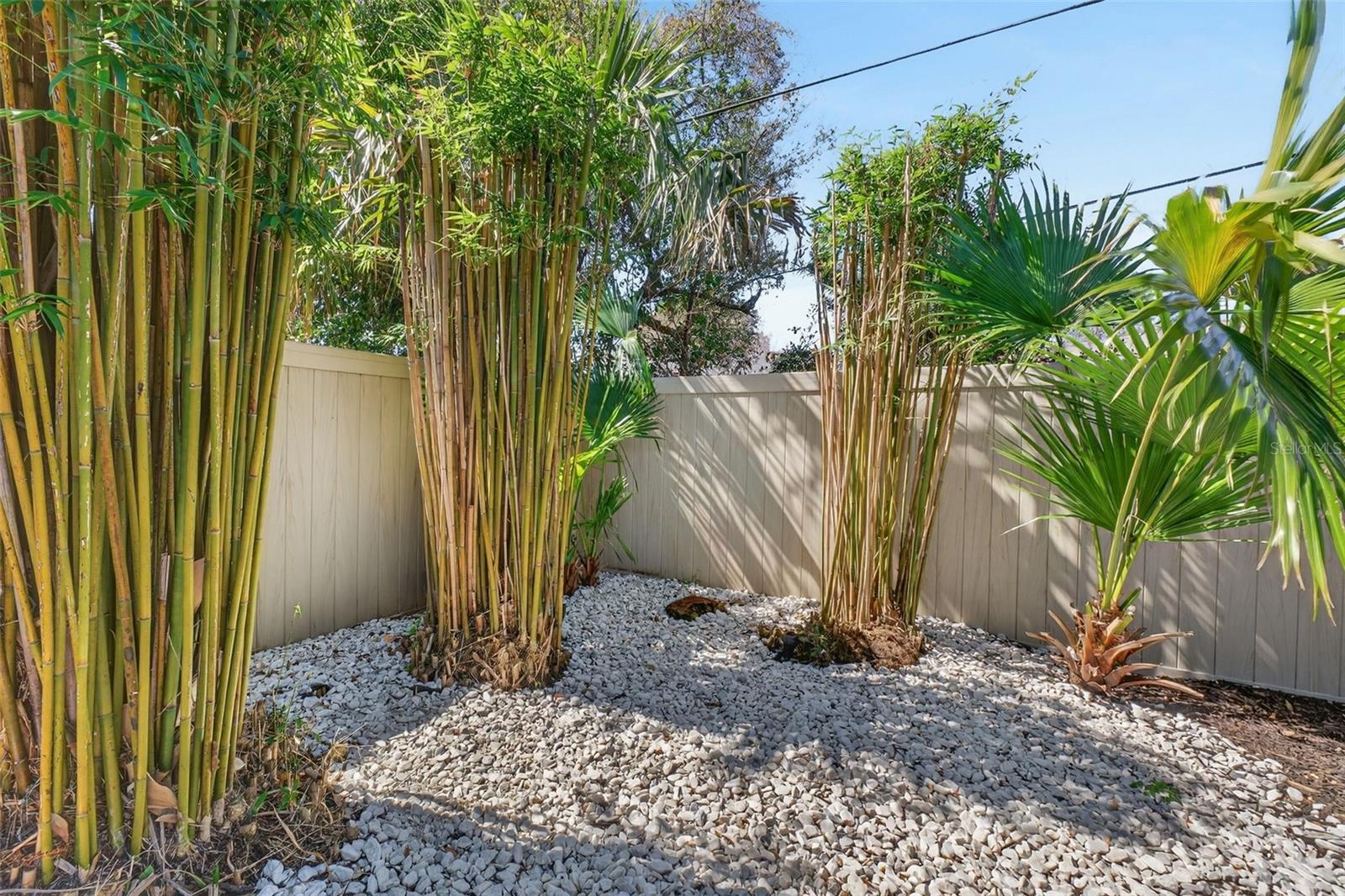 KENILWORTH SHORES SECTION FOUR Y/71 LOT 21 BLK B - Residential