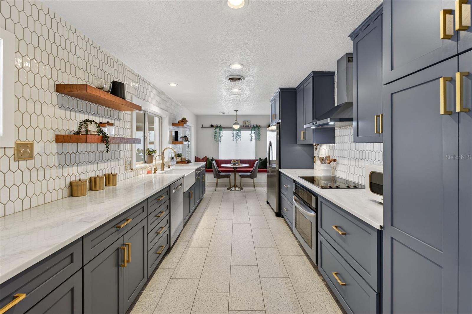 KENILWORTH SHORES SECTION FOUR Y/71 LOT 21 BLK B - Residential