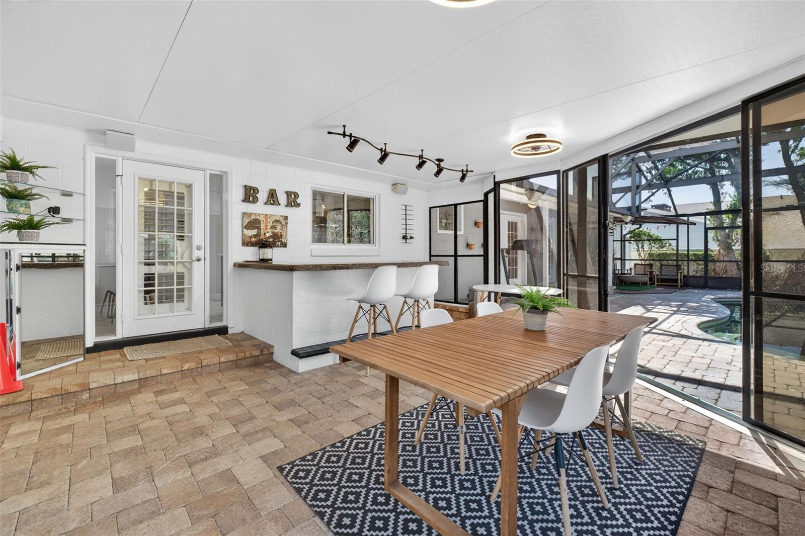 KENILWORTH SHORES SECTION FOUR Y/71 LOT 21 BLK B - Residential