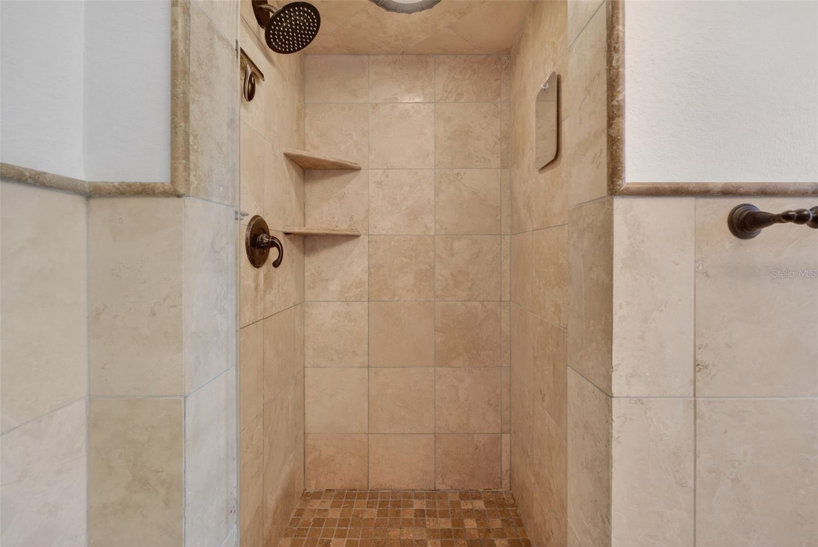 KENILWORTH SHORES SECTION FOUR Y/71 LOT 21 BLK B - Residential