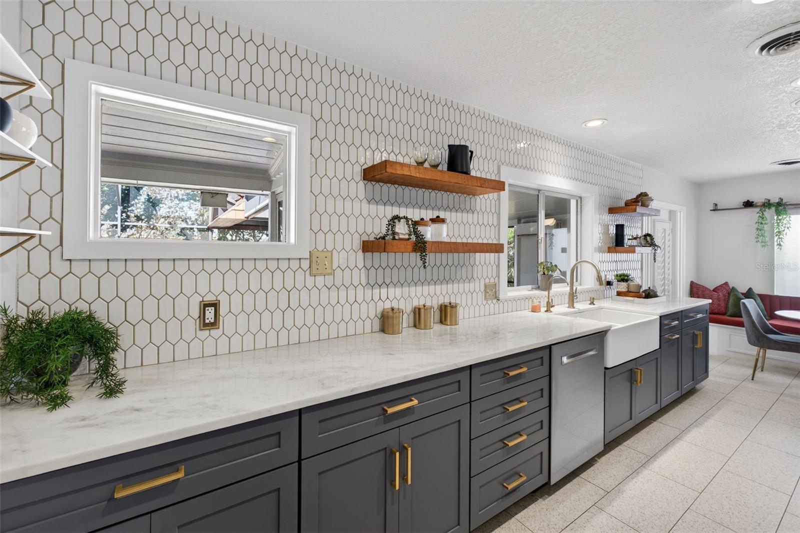 KENILWORTH SHORES SECTION FOUR Y/71 LOT 21 BLK B - Residential