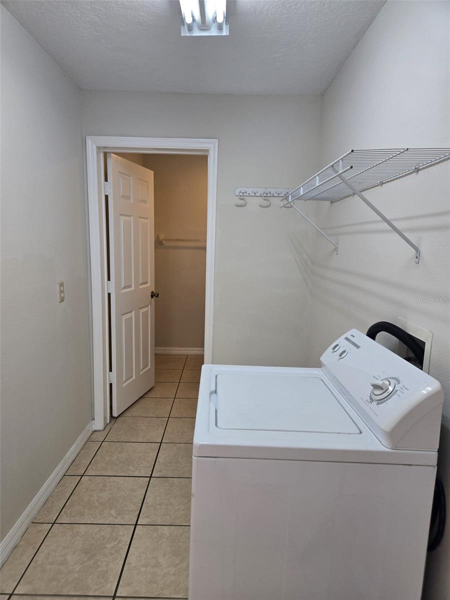 ISLAND WALK 49 71 - Residential Lease