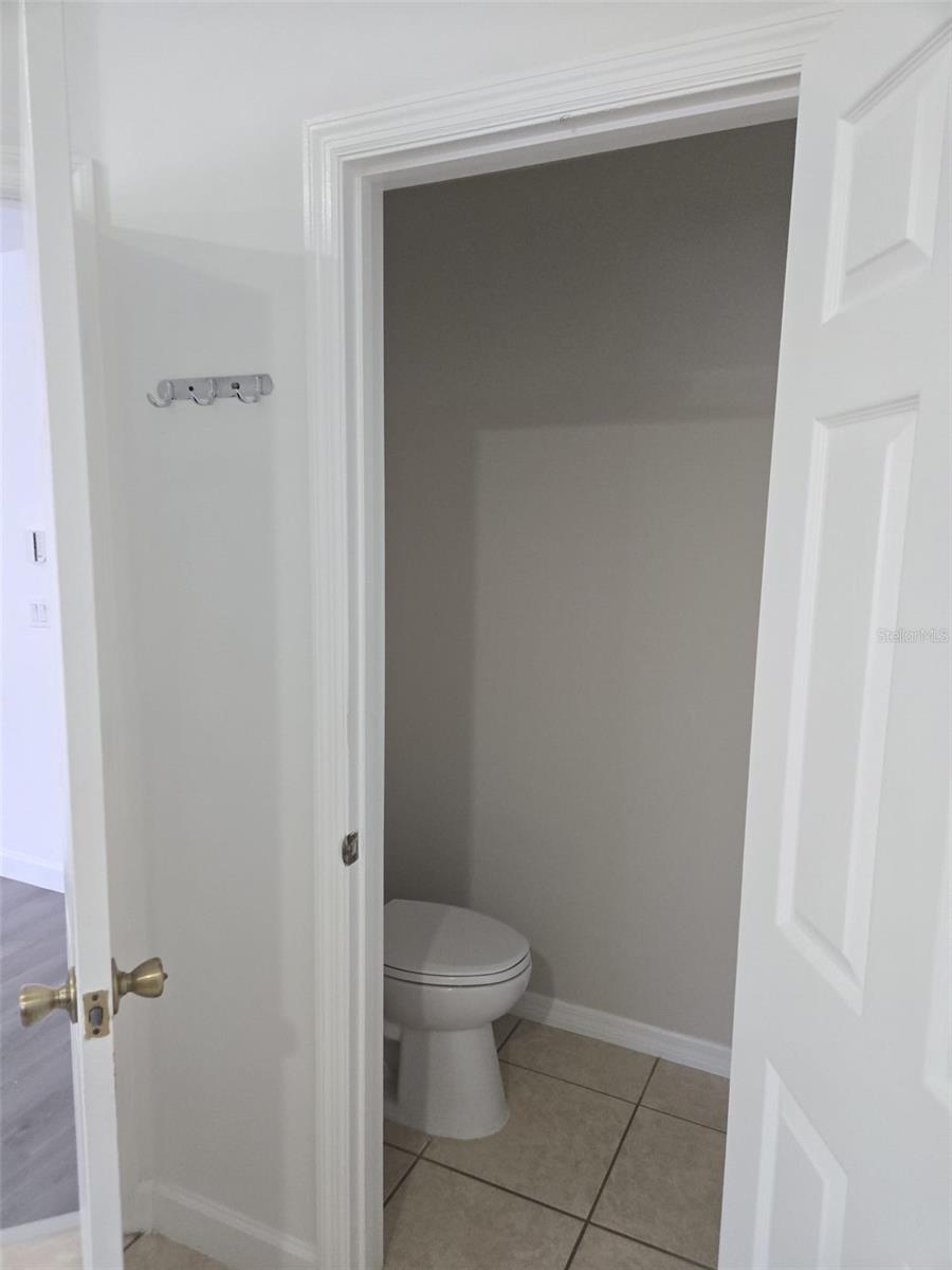 ISLAND WALK 49 71 - Residential Lease