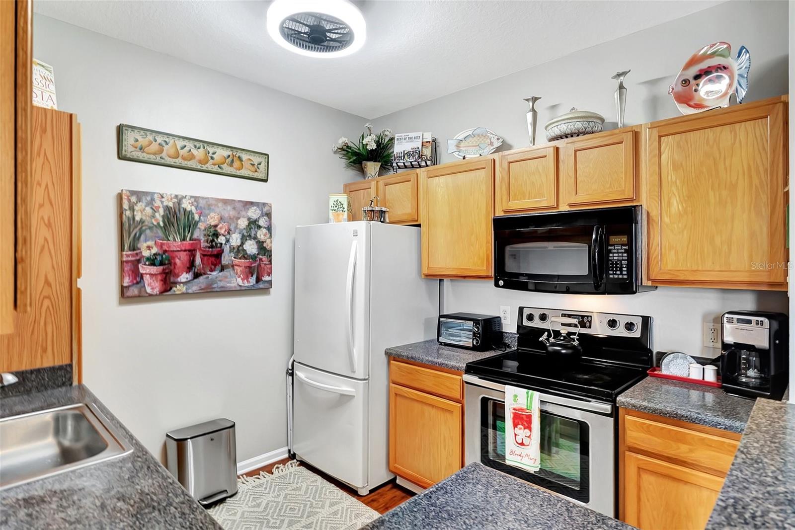 THE PALMS OF CORTEZ - Residential Lease