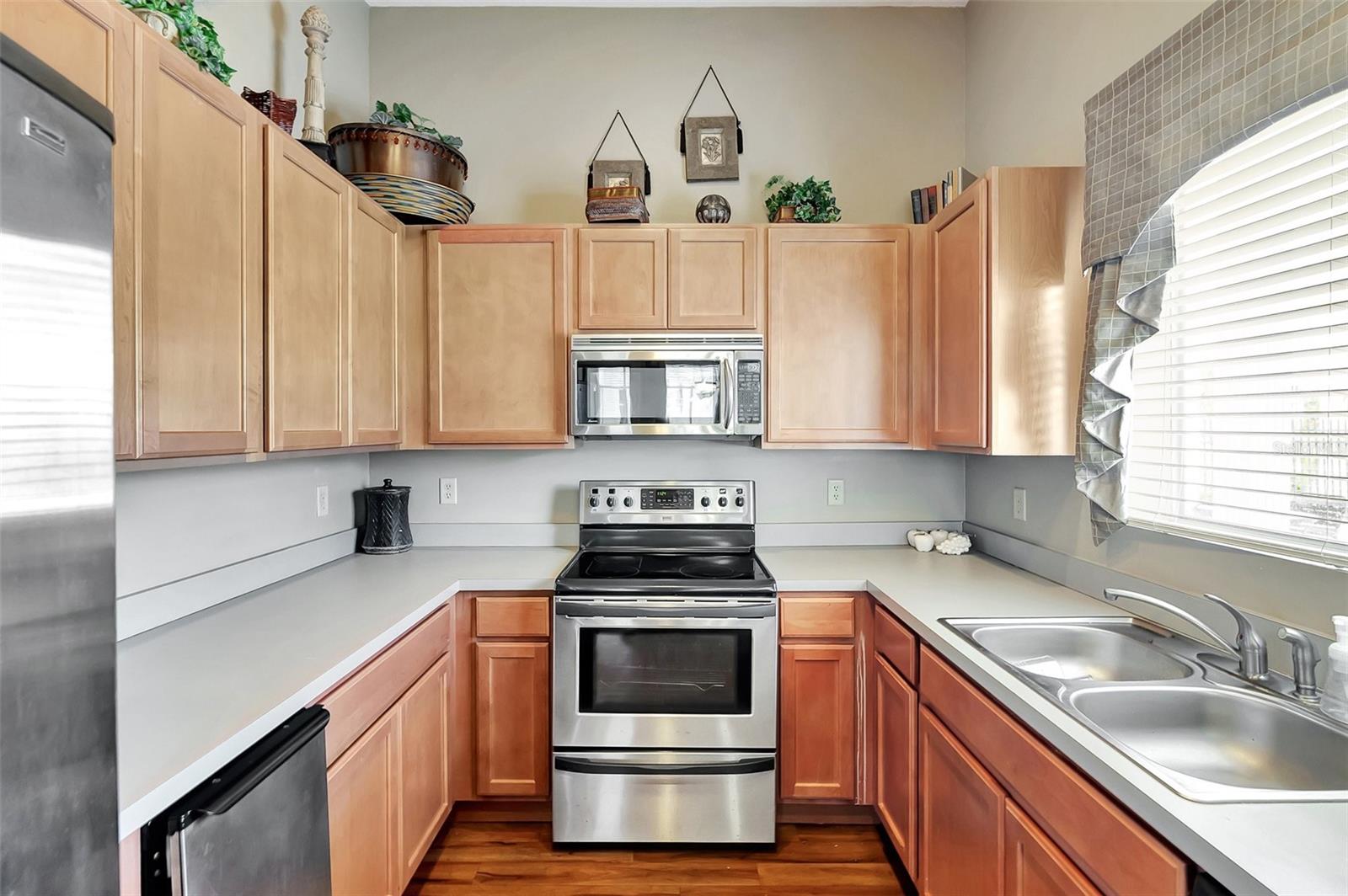 THE PALMS OF CORTEZ - Residential Lease