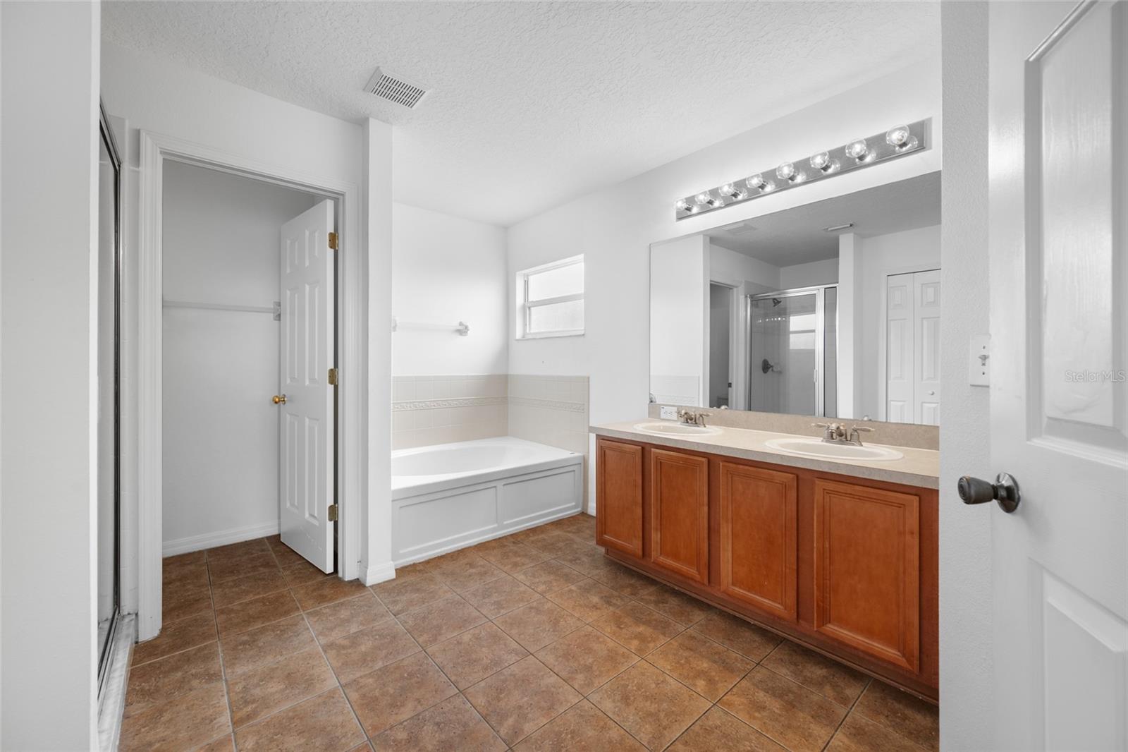 RIVER BEND PHASE 1A - Residential