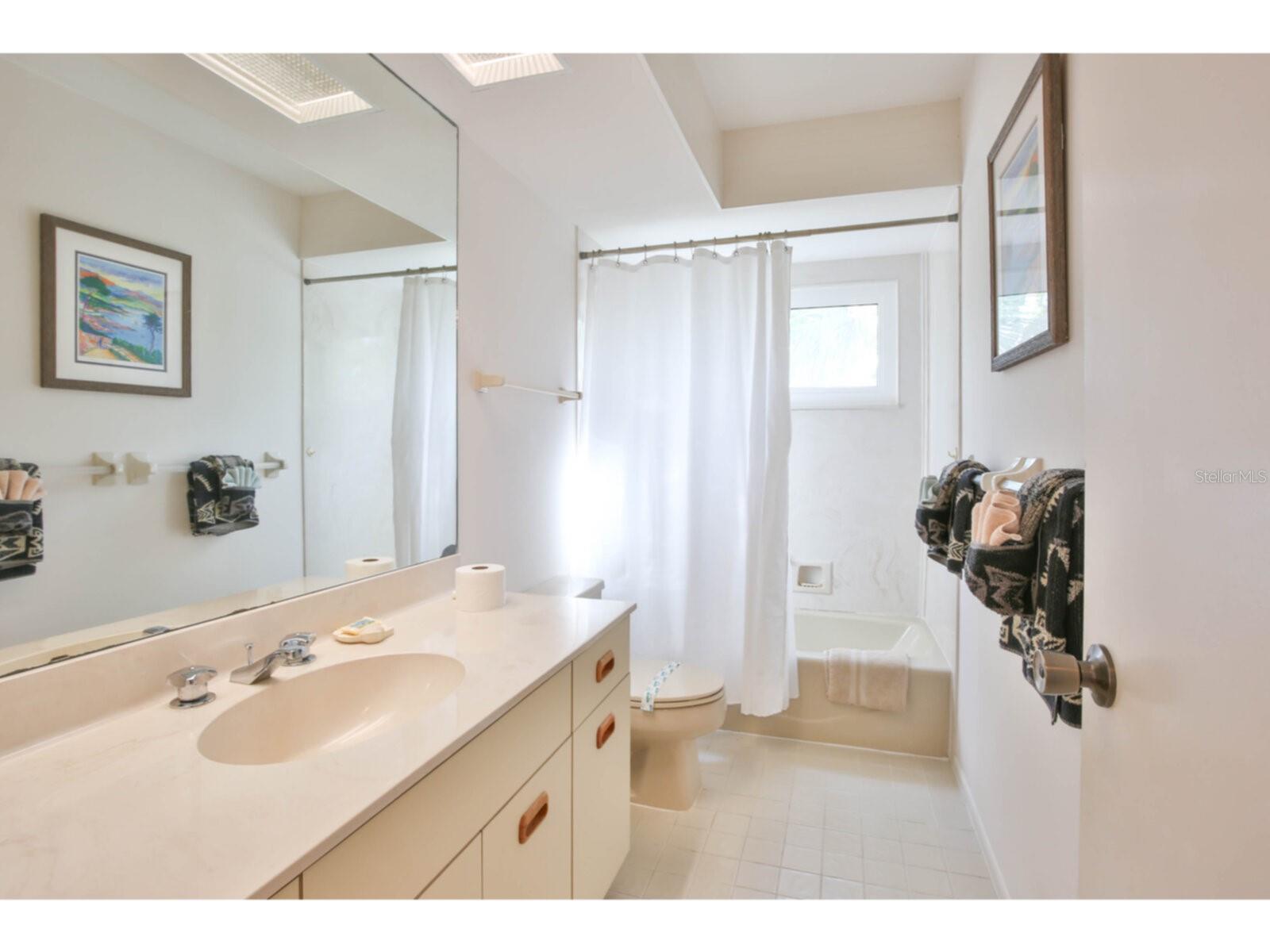 DOCK ON THE BAY SEC 1 - Residential Lease