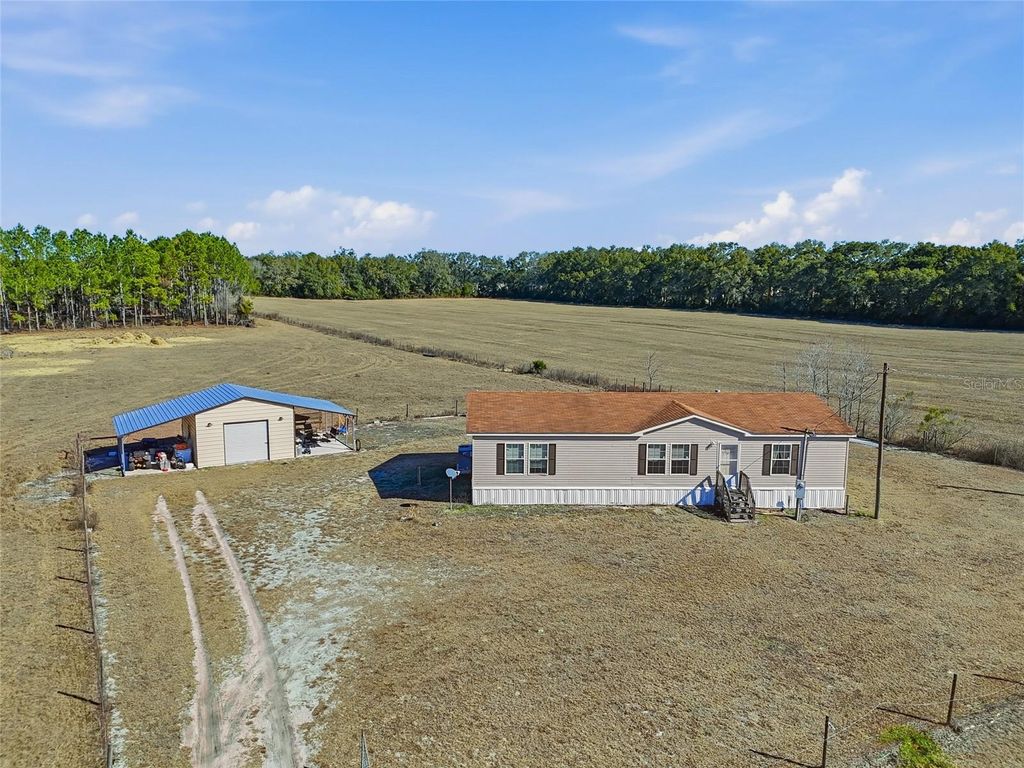 Photo of 2400 NW 5th Street, Bell, FL 32619 (MLS # GC536921)