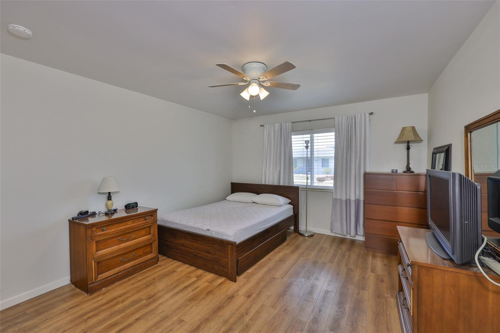 1304 BURBANK COURT