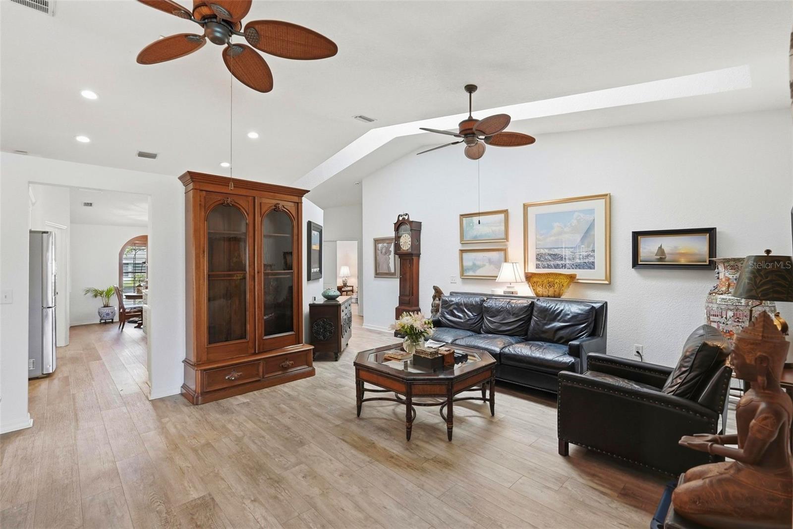 MAXIMO MOORINGS - Residential