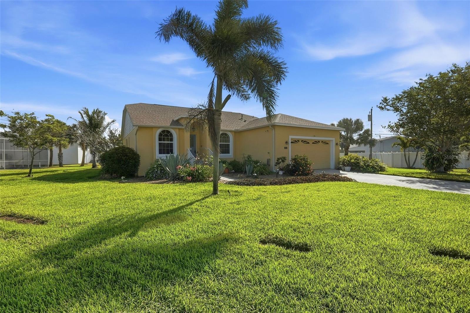 MAXIMO MOORINGS - Residential