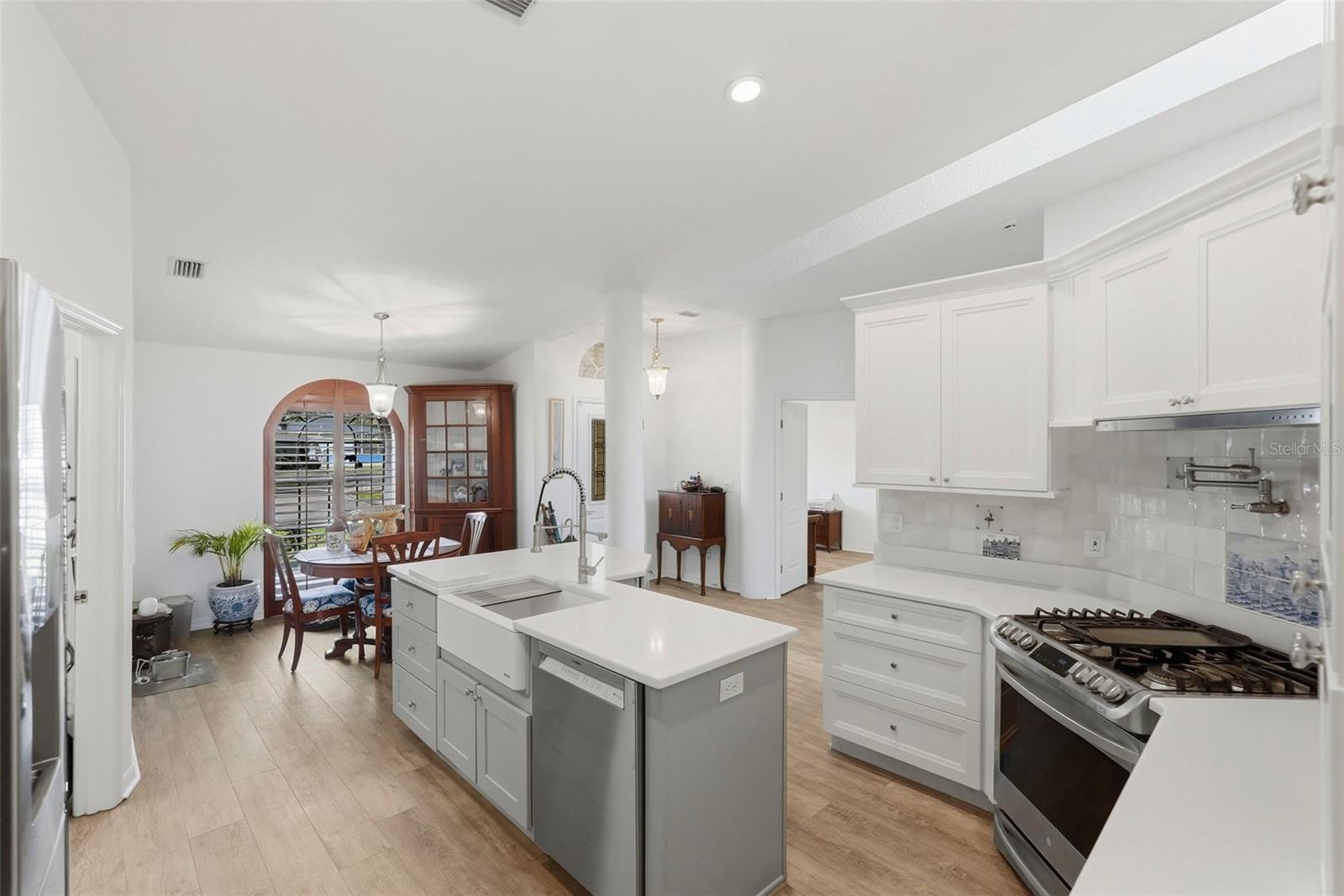 MAXIMO MOORINGS - Residential