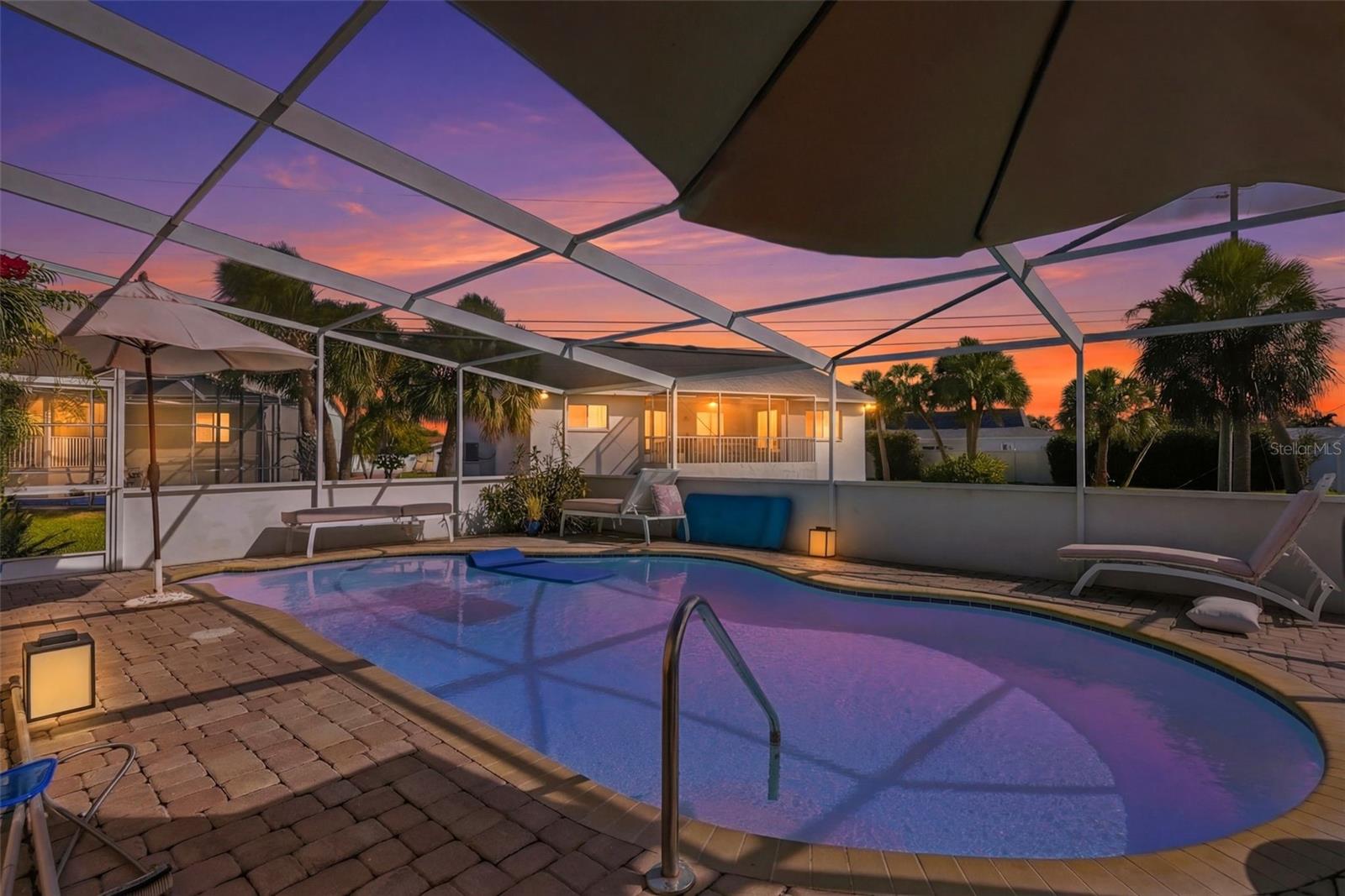 MAXIMO MOORINGS - Residential