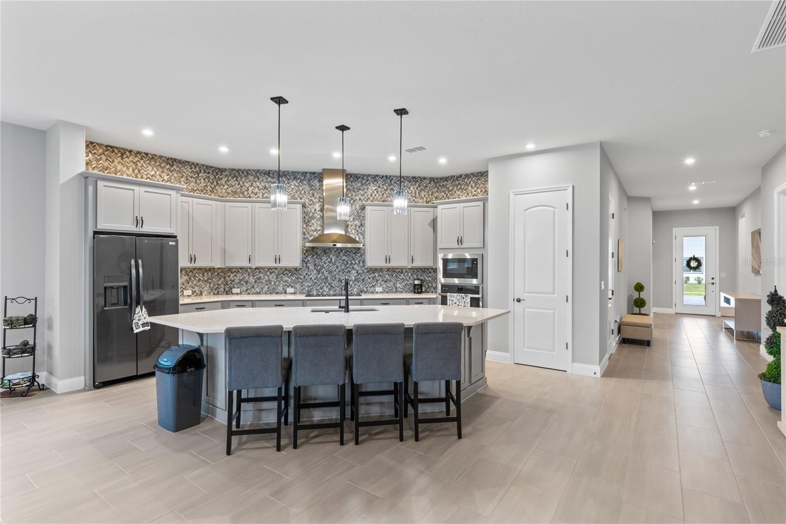 6526 CIRCLE ROCK WAY