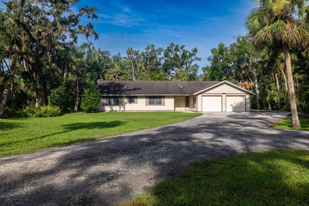 Photo of 3804 65th Street E, Bradenton, FL 34208 (MLS # A4655574)