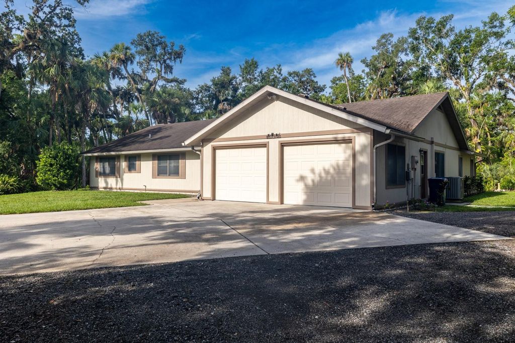 Photo of 3804 65th Street E, Bradenton, FL 34208 (MLS # A4655574)