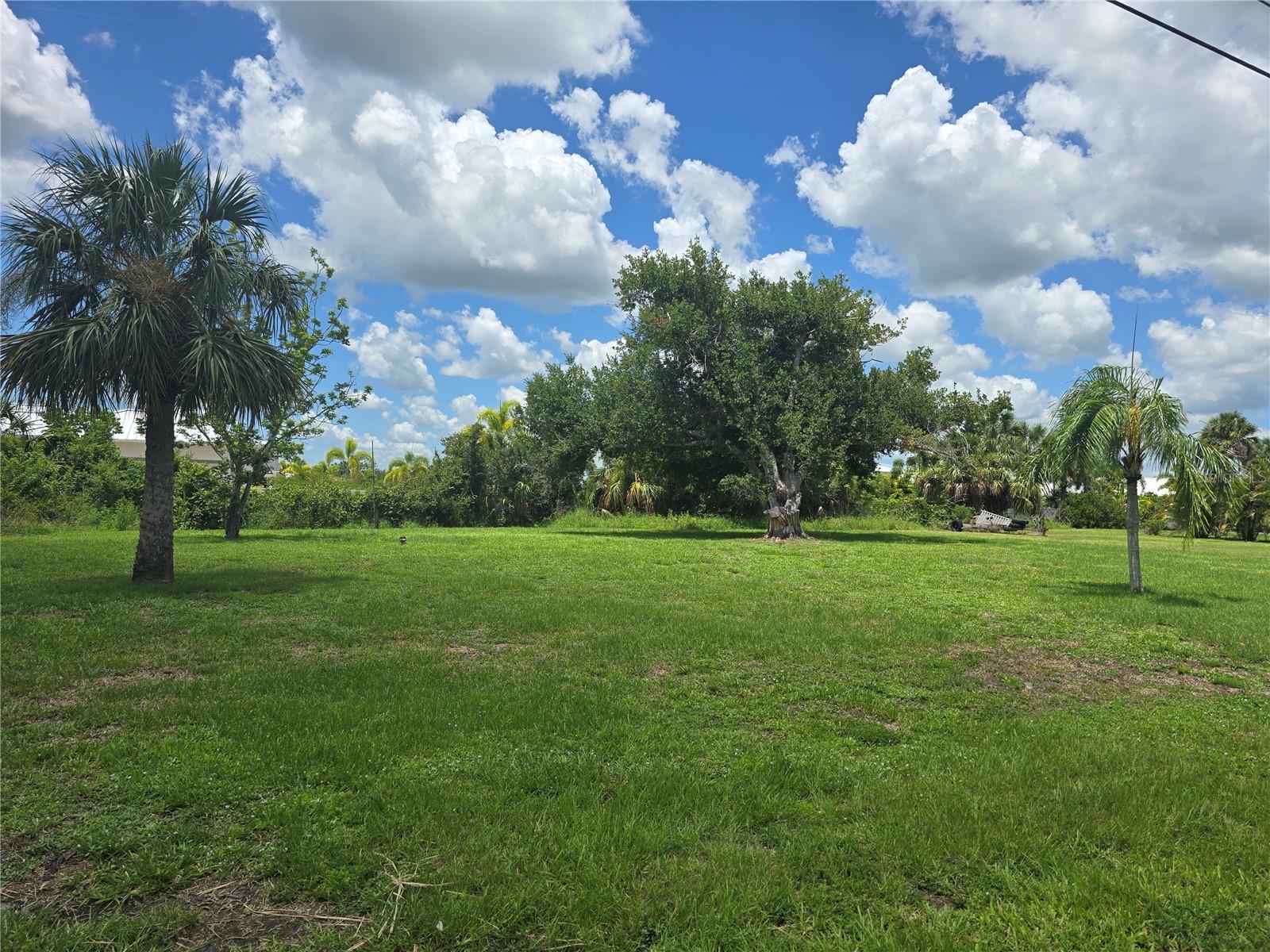 No Deed Restrictions, ready for your new build! A short drive to all SWFL has to offer and tucked away! This lot is situated a 15 minute drive to the Sunseeker Championship Golf Course Aileron (and all the shops located near by) and only a 10 minute drive to I-75 that can take you to everything SWFL is known for beaches, pickleball, all year Summer! Come take a look!