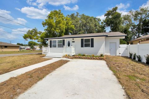 A home in APOPKA