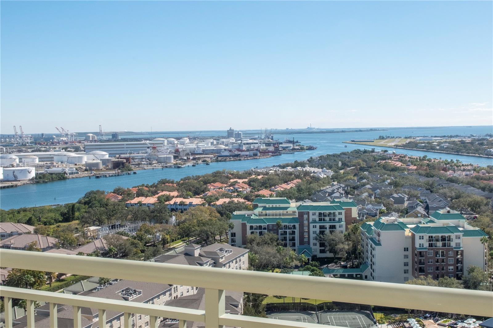 THE PLAZA HARBOUR ISLAND A CON - Residential