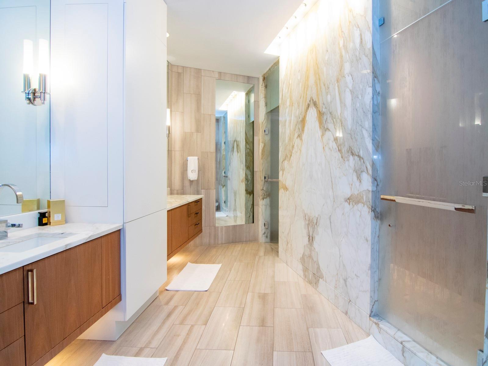 THE PLAZA HARBOUR ISLAND A CON - Residential