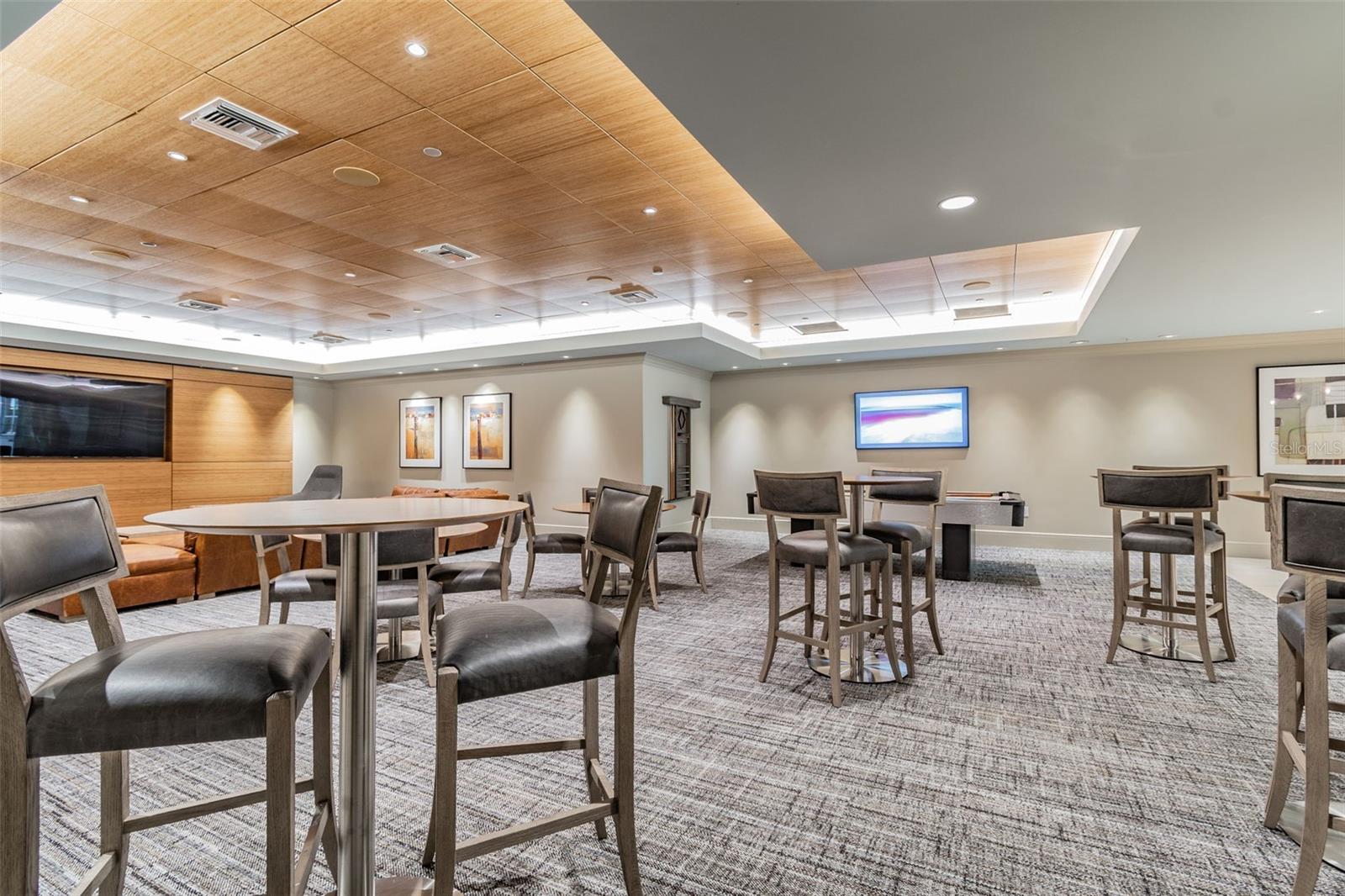 THE PLAZA HARBOUR ISLAND A CON - Residential