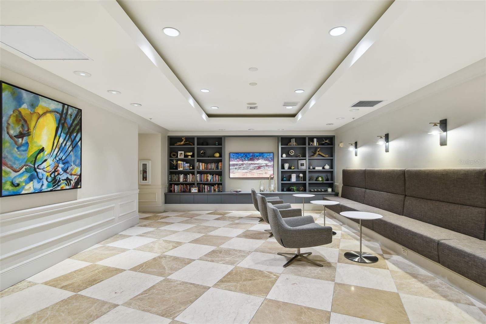 THE PLAZA HARBOUR ISLAND A CON - Residential