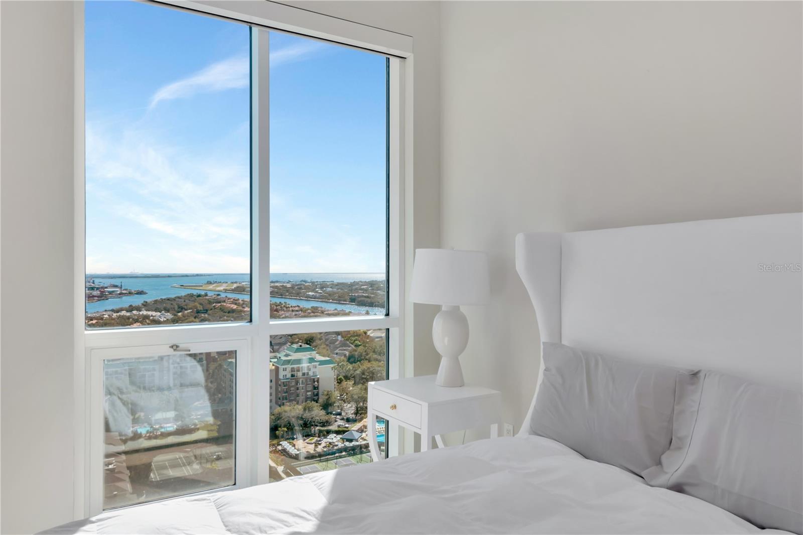 THE PLAZA HARBOUR ISLAND A CON - Residential