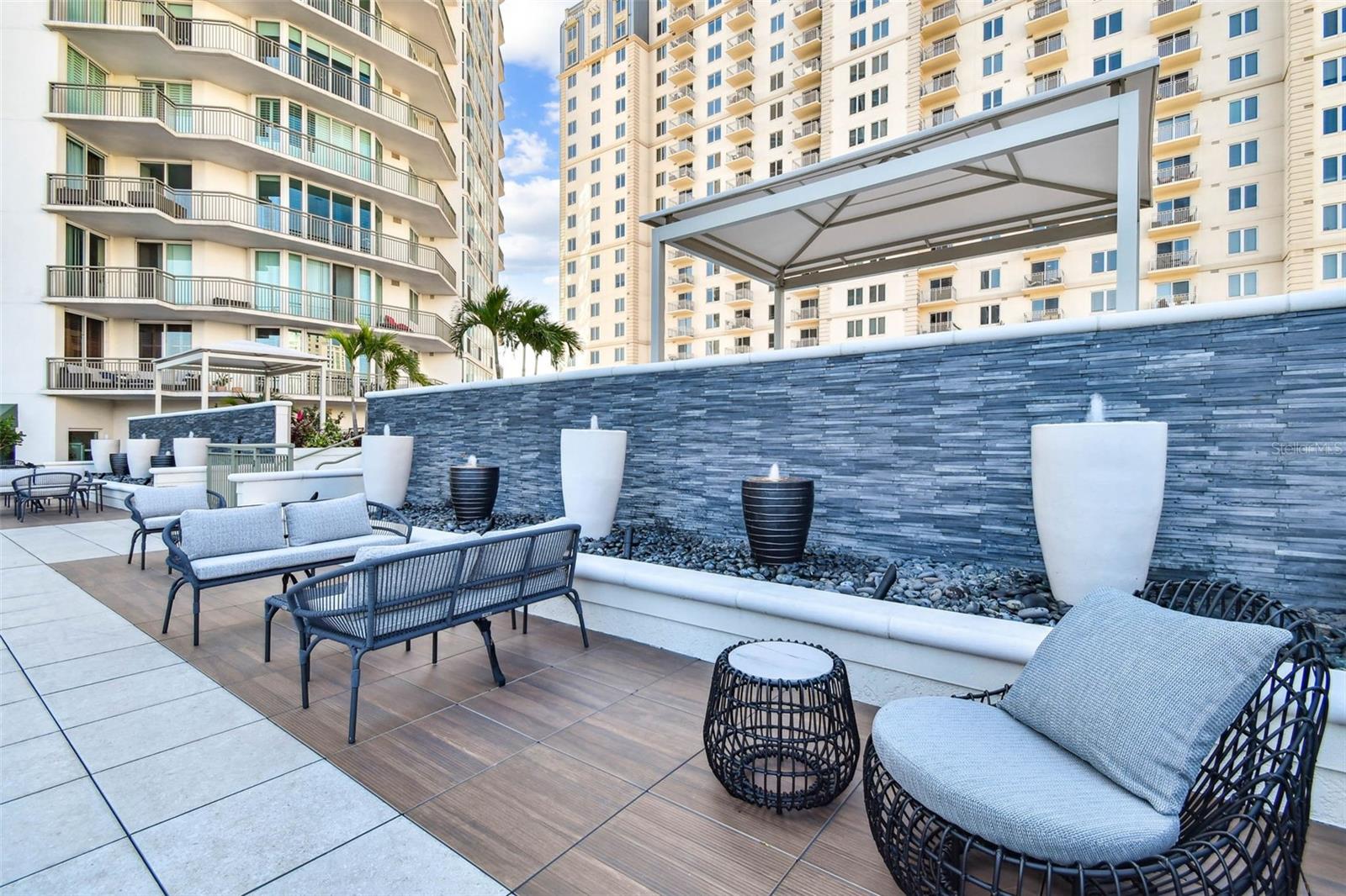 THE PLAZA HARBOUR ISLAND A CON - Residential