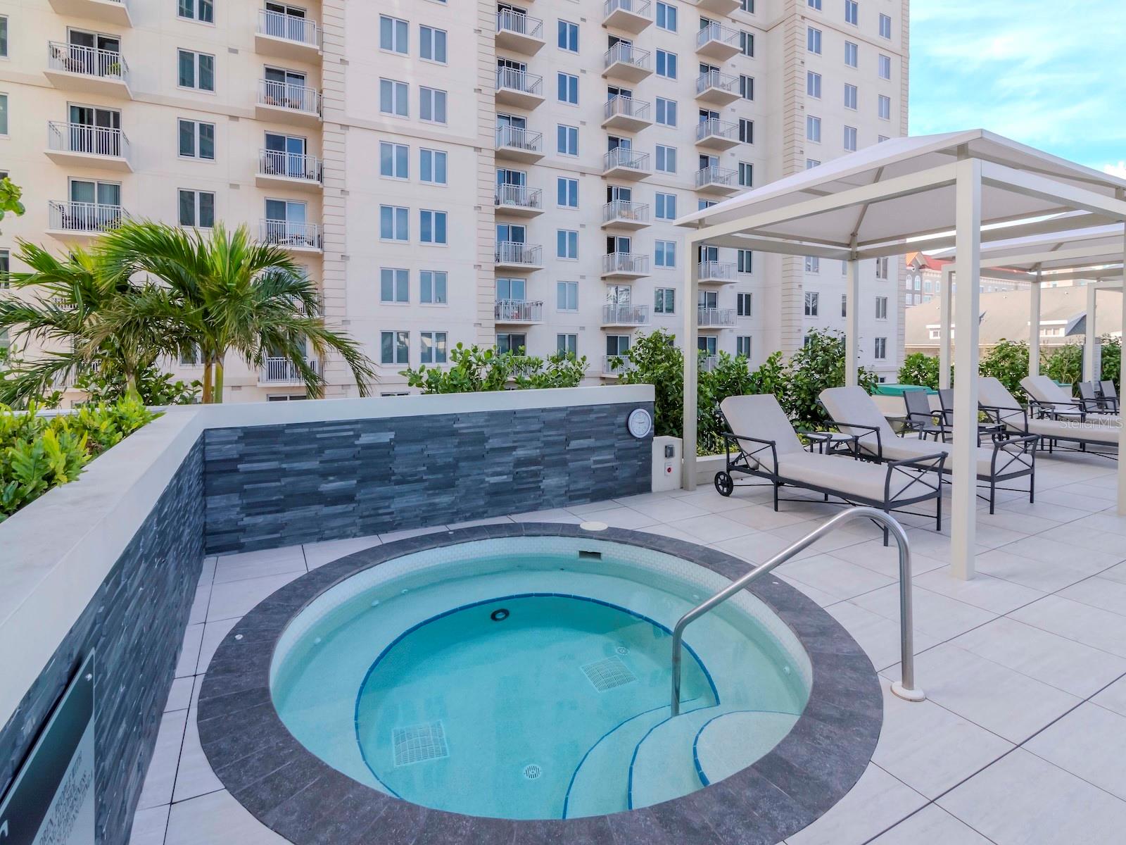 THE PLAZA HARBOUR ISLAND A CON - Residential