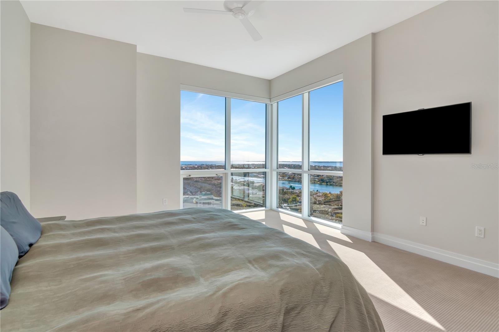 THE PLAZA HARBOUR ISLAND A CON - Residential