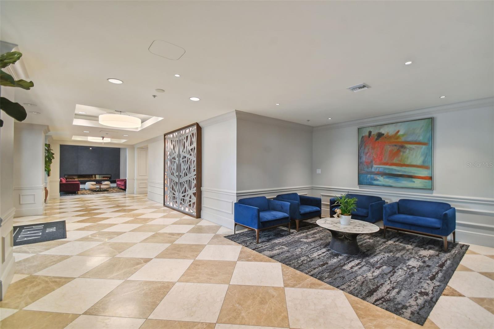 THE PLAZA HARBOUR ISLAND A CON - Residential