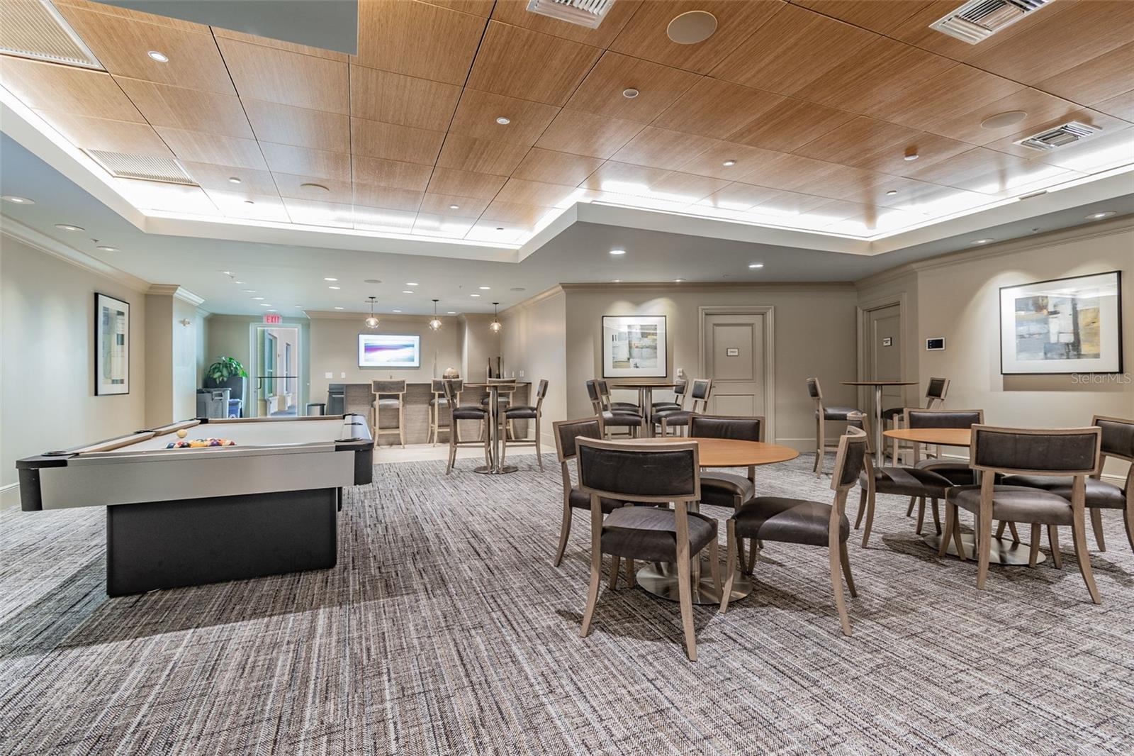 THE PLAZA HARBOUR ISLAND A CON - Residential