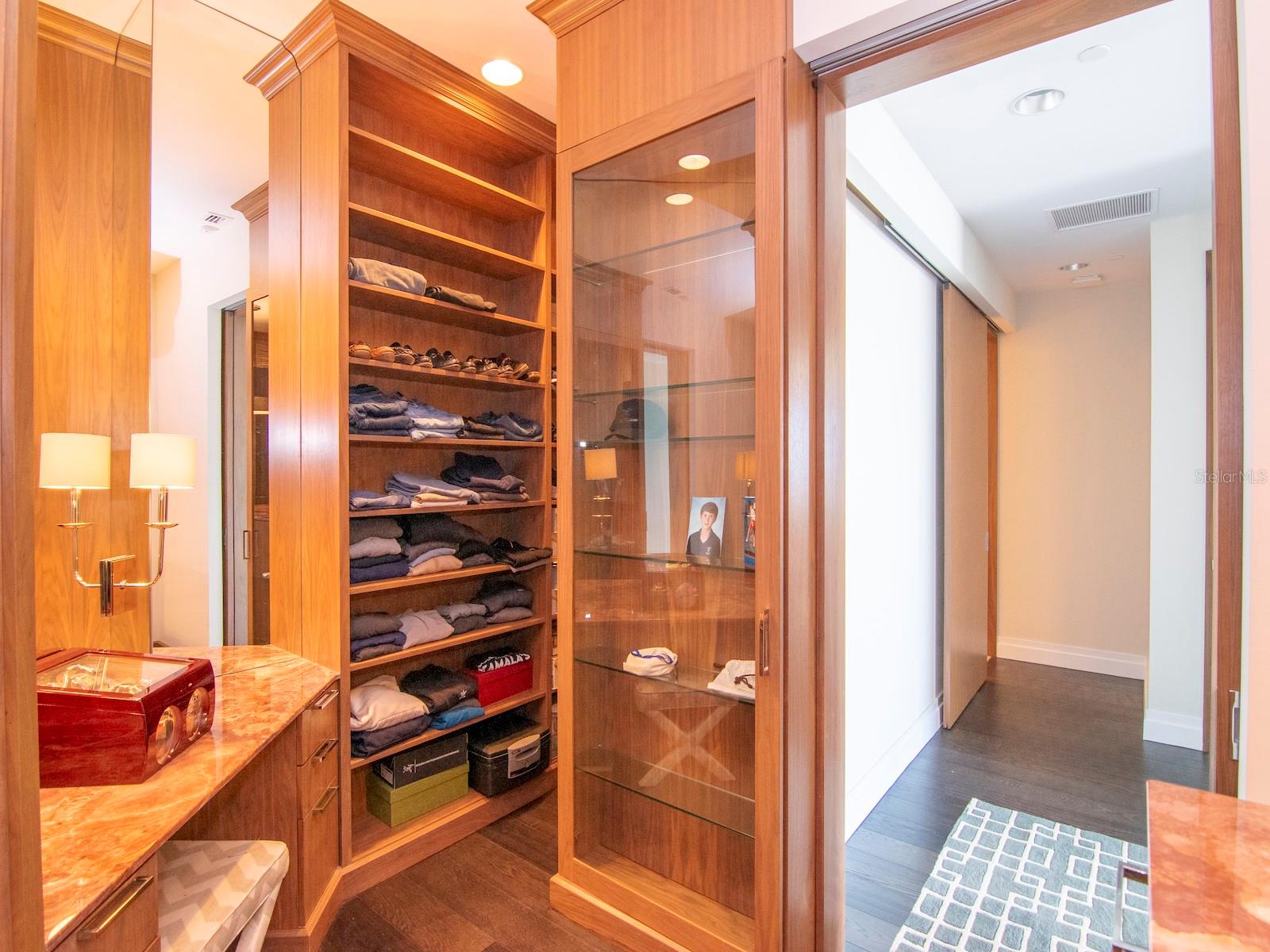 THE PLAZA HARBOUR ISLAND A CON - Residential