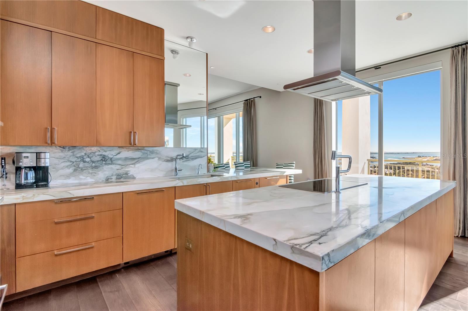 THE PLAZA HARBOUR ISLAND A CON - Residential