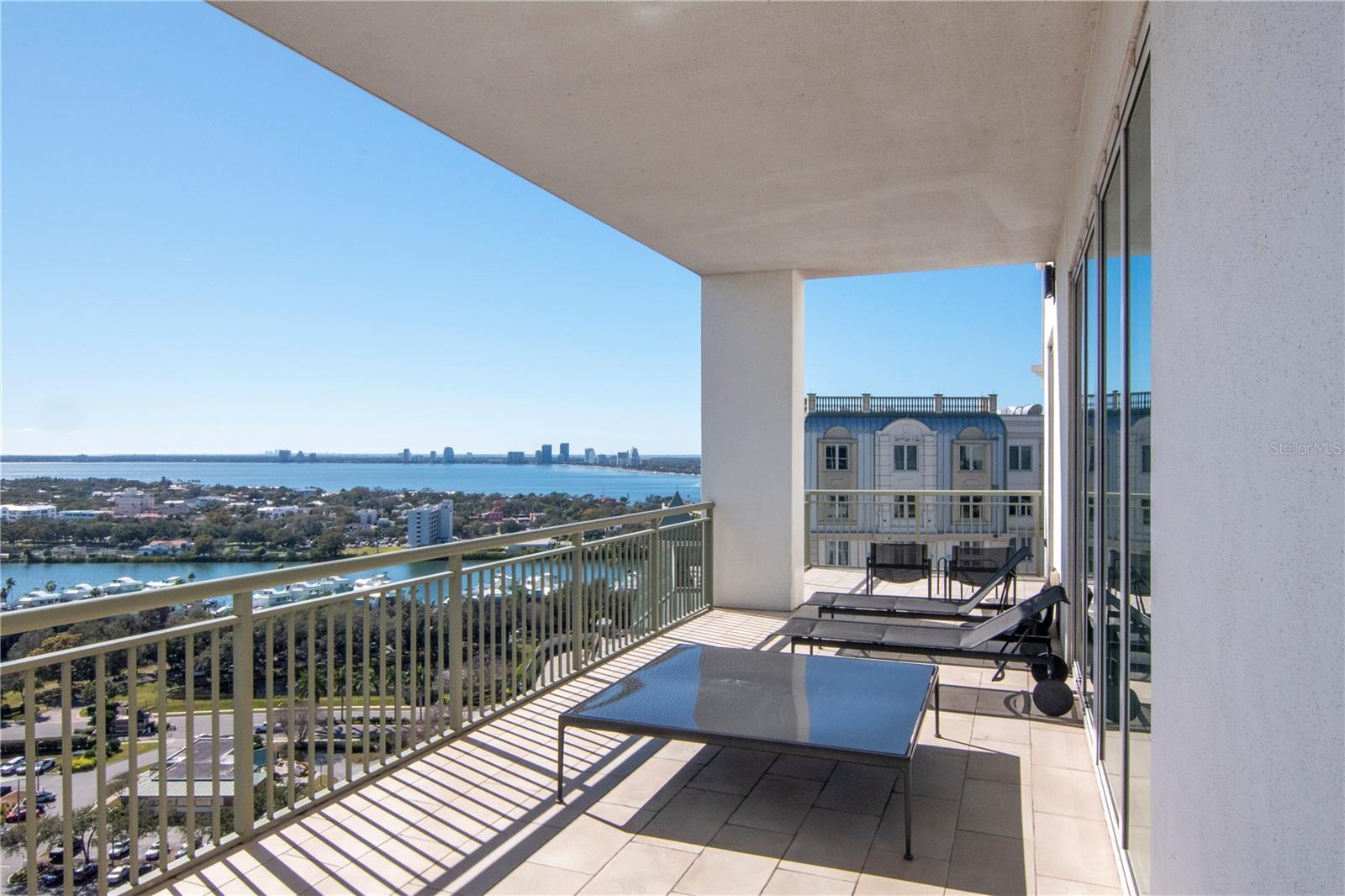 THE PLAZA HARBOUR ISLAND A CON - Residential