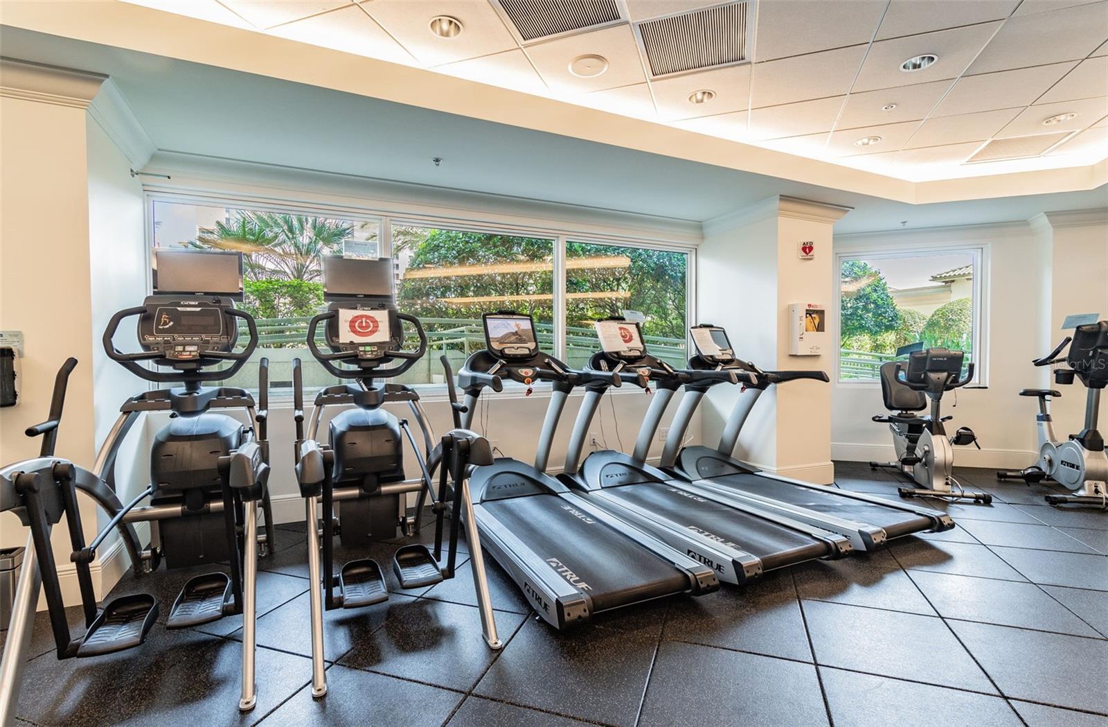 THE PLAZA HARBOUR ISLAND A CON - Residential