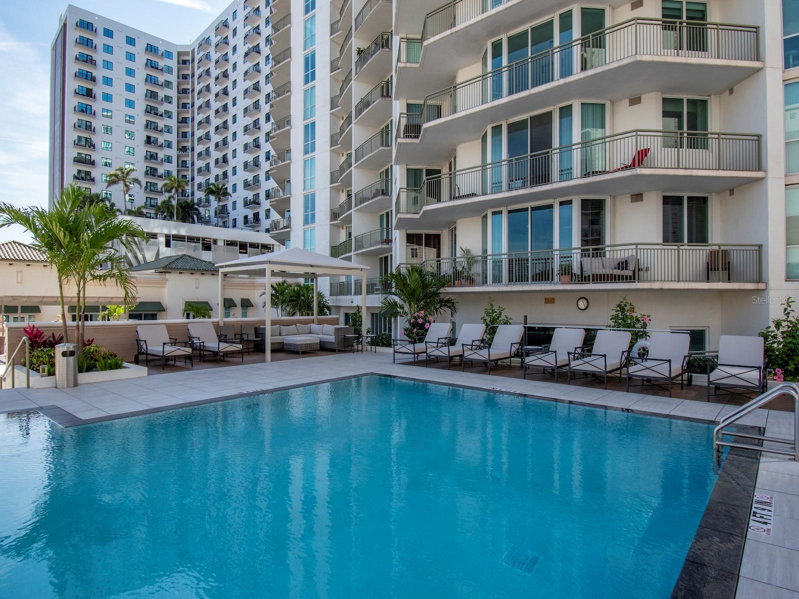 THE PLAZA HARBOUR ISLAND A CON - Residential