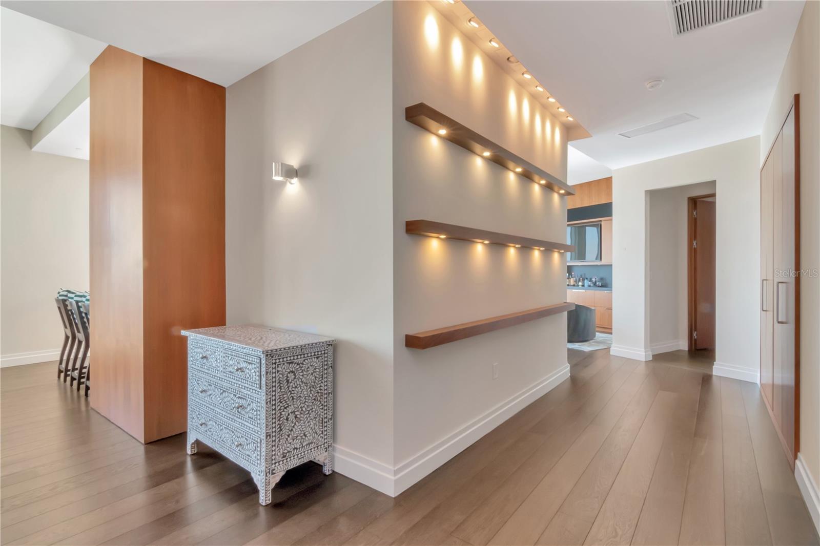 THE PLAZA HARBOUR ISLAND A CON - Residential