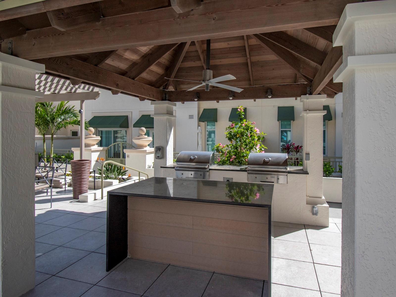 THE PLAZA HARBOUR ISLAND A CON - Residential