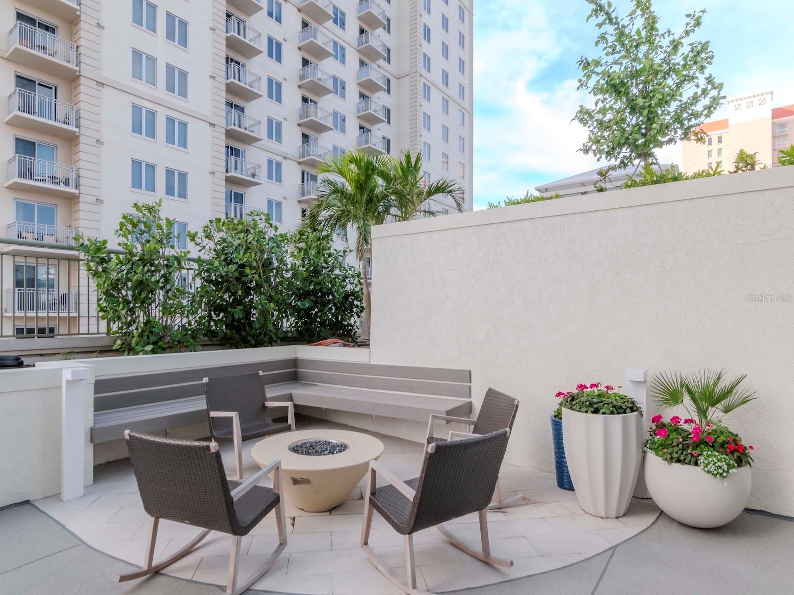 THE PLAZA HARBOUR ISLAND A CON - Residential