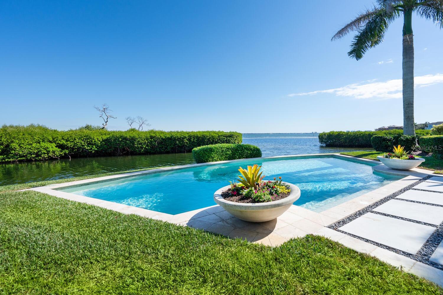 BAY ISLES - Residential